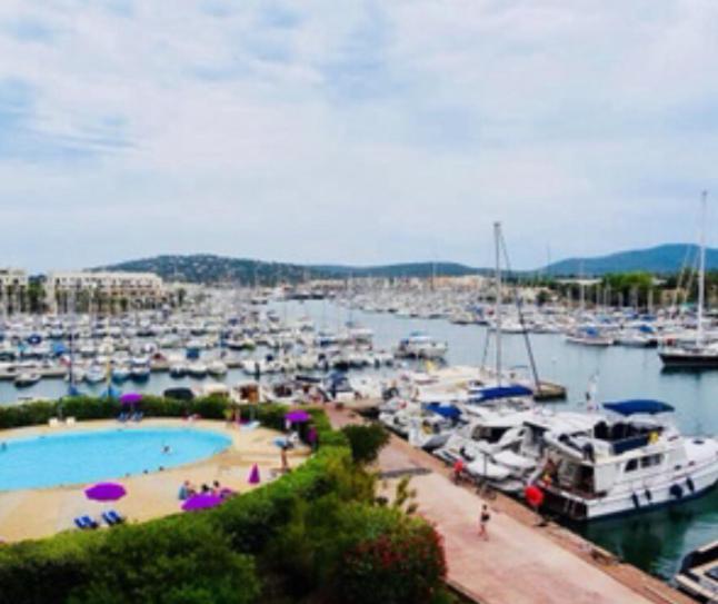 شقة Petit Cocon Magnifique Vue Sur Marina Dans Le Golfe De Saint Tropez كوغولين المظهر الخارجي الصورة
