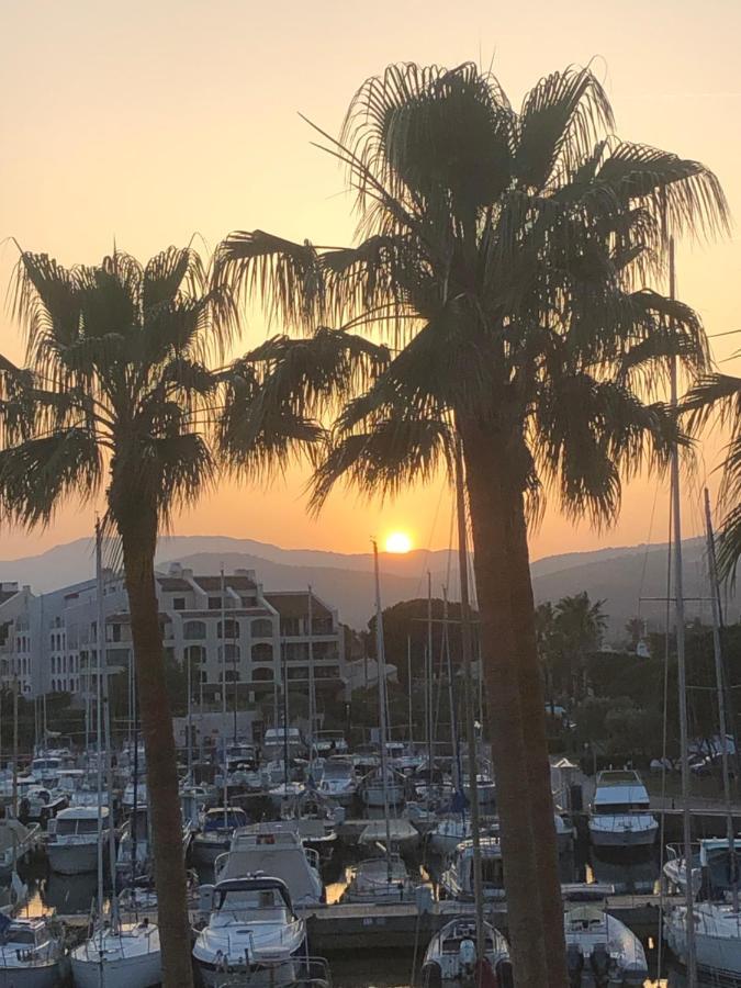 شقة Petit Cocon Magnifique Vue Sur Marina Dans Le Golfe De Saint Tropez كوغولين المظهر الخارجي الصورة